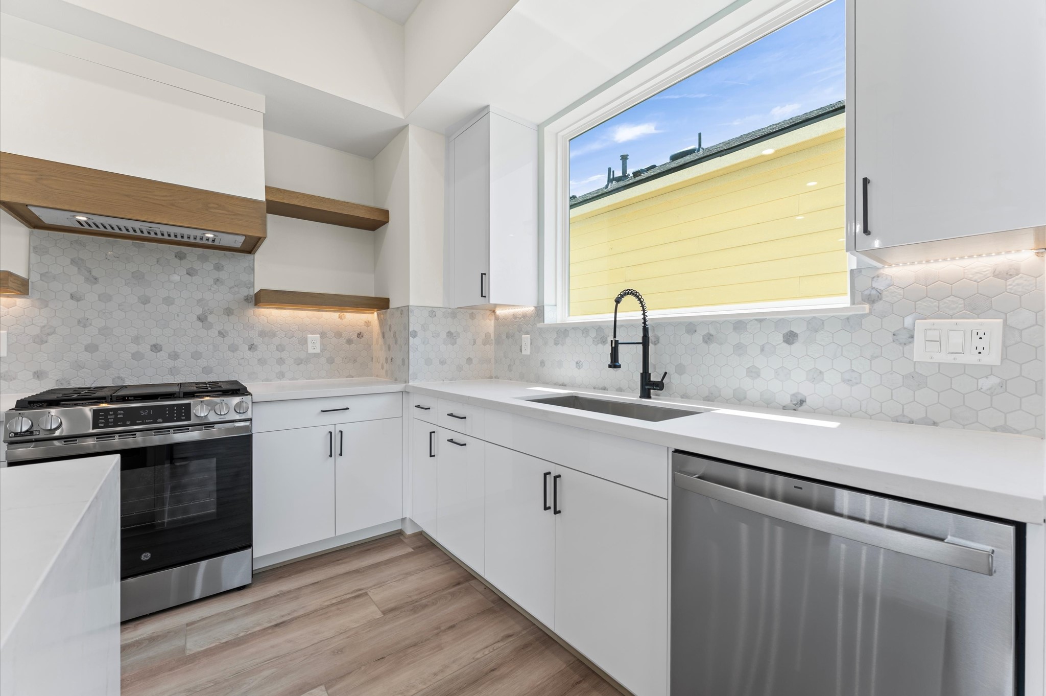 4102 Alice Street Houston, TX 77021 - Photo 5 of 19