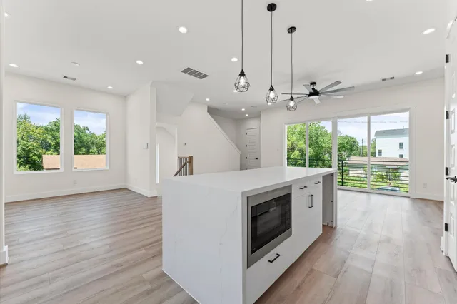 $3,000 | 4102 Alice Street, Houston, TX 77021