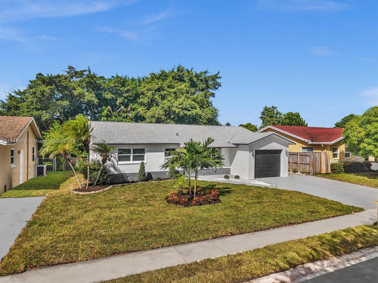 22571 Southwest 65th Avenue Boca Raton, FL 33428 - Photo 4 of 46