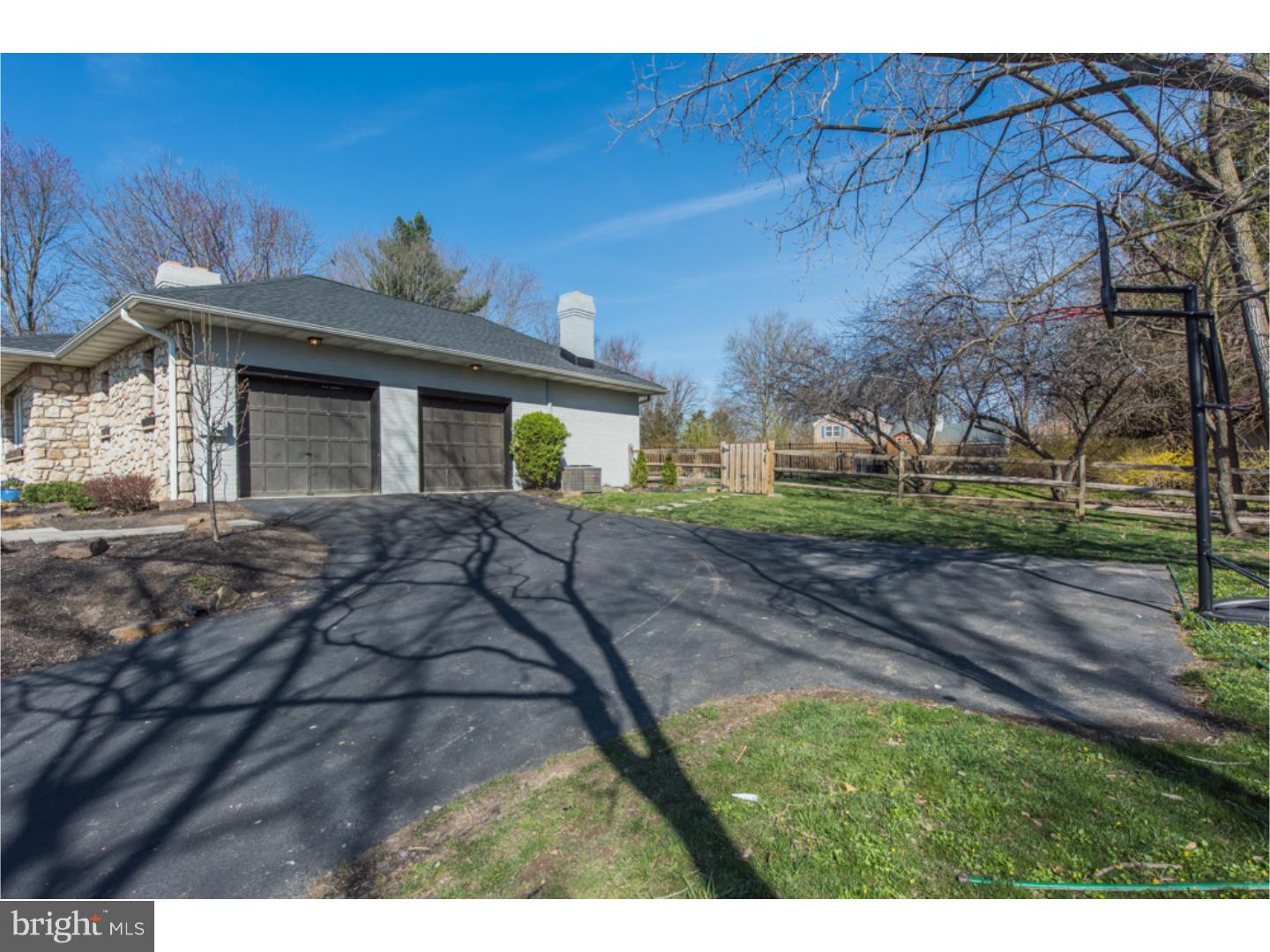 124 Walker Road Washington Crossing, PA 18977 - Photo 3 of 25 Driveway