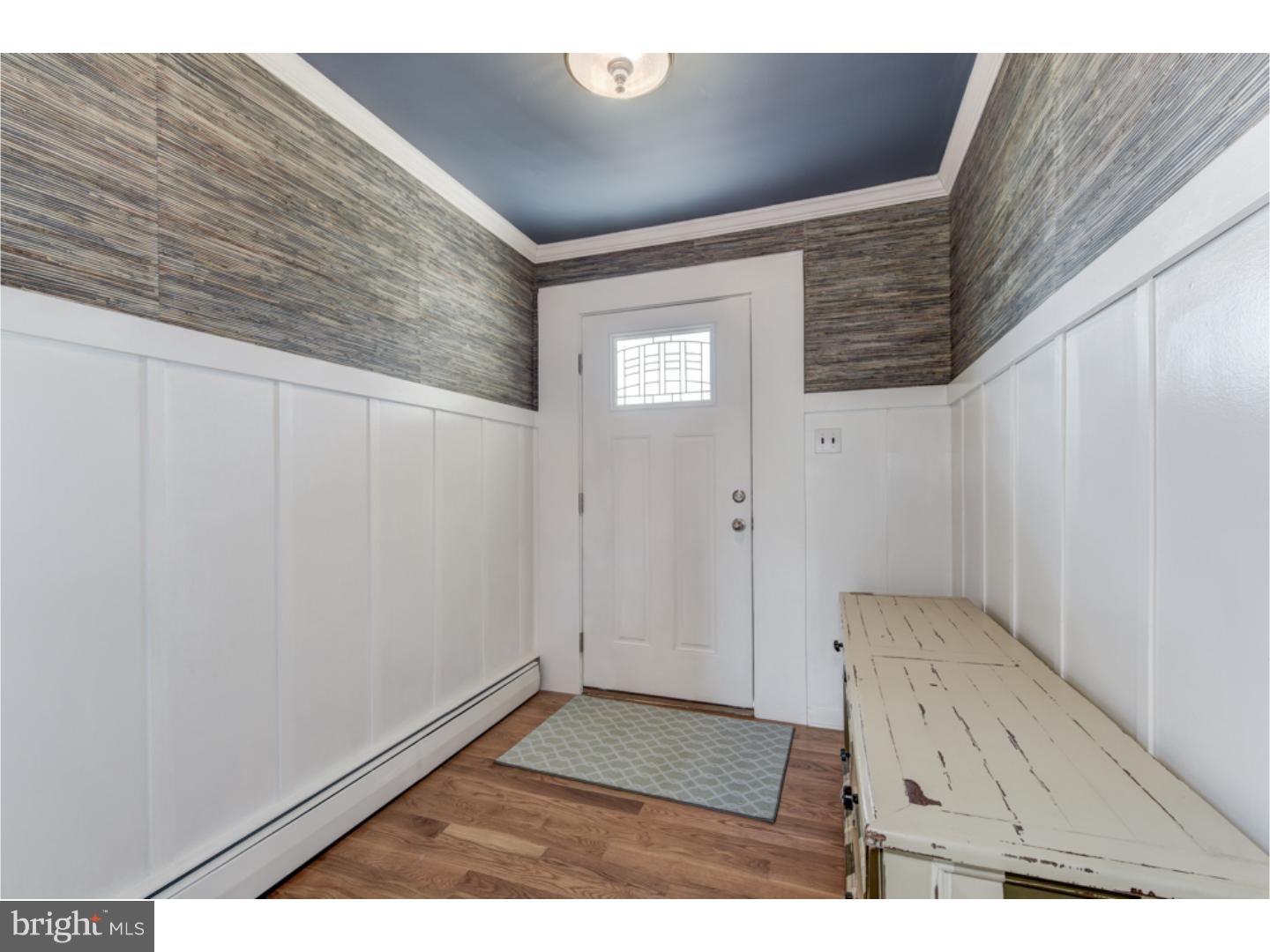 124 Walker Road Washington Crossing, PA 18977 - Photo 5 of 25 Foyer