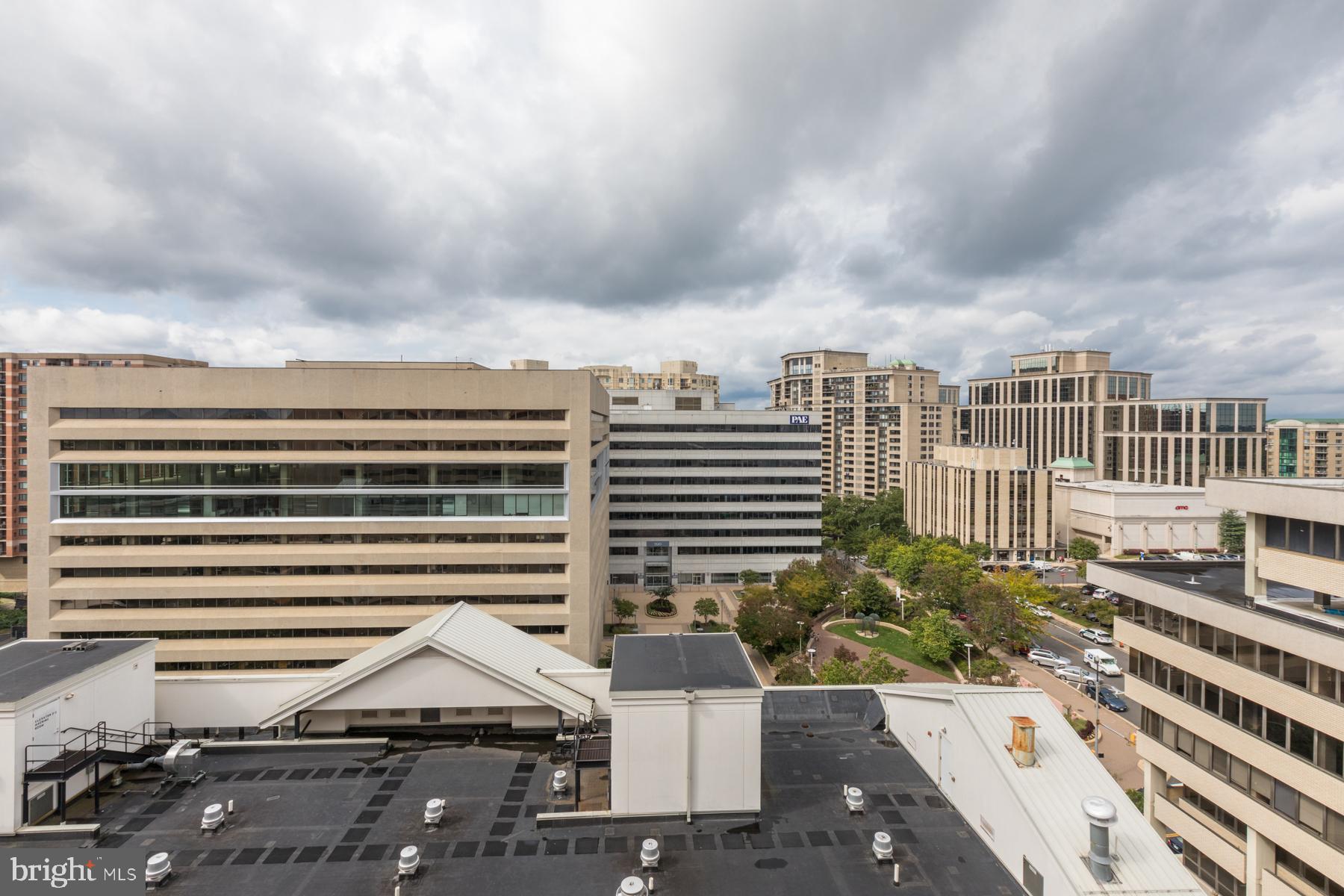 1301 North Courthouse Road, Unit 1711 Arlington, VA 22201 - Photo 15 of 29 Large balcony