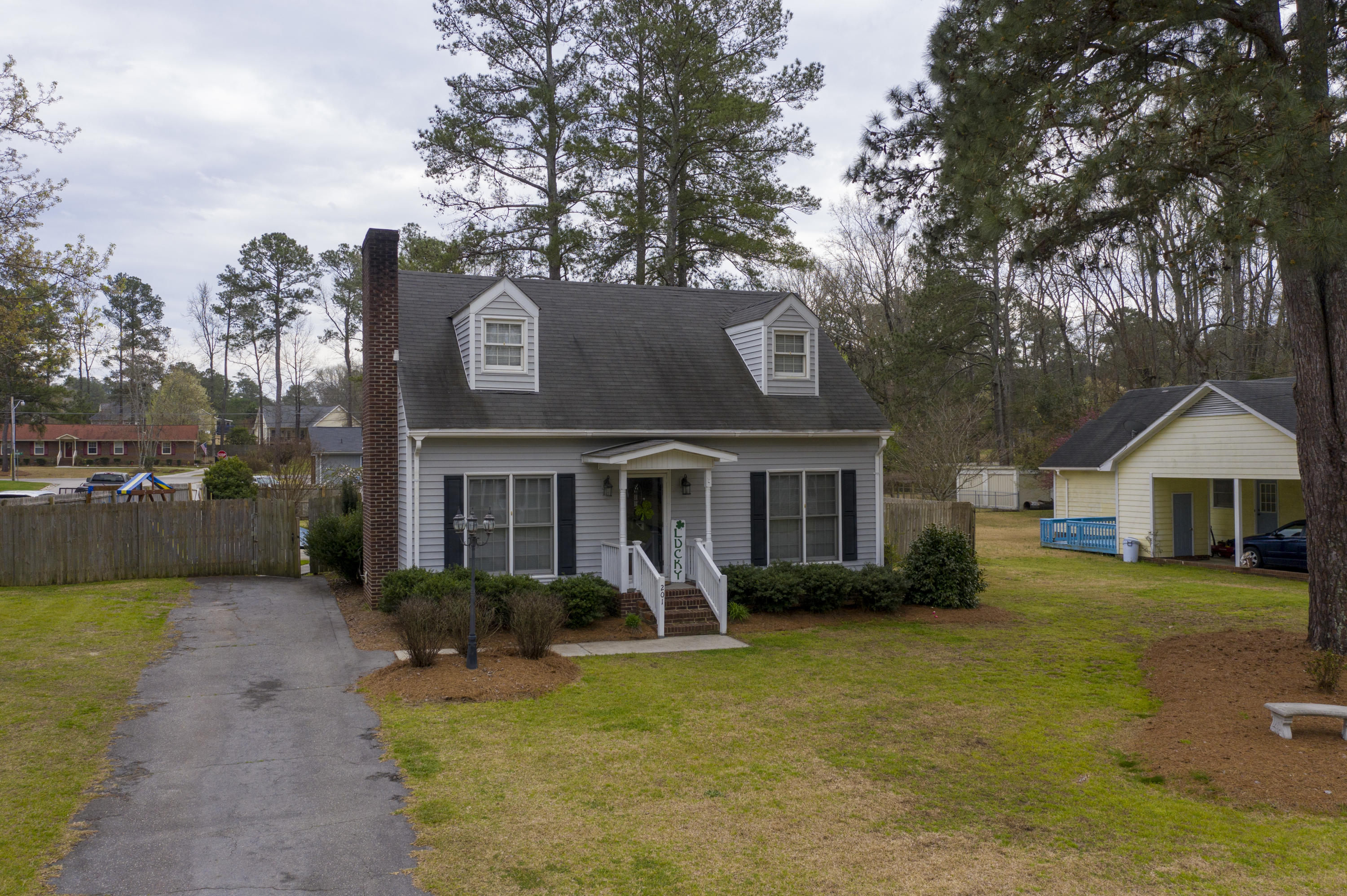 201 Evergreen Court Rockingham, NC 28379 - Photo 3 of 58 201 ~ _3