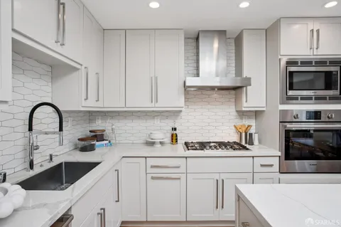 $1,295,000 | 215 Bradford Street, San Francisco, CA 94110