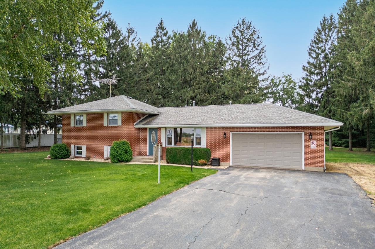 2292 North Leaf River Road Mount Morris, IL 61054 - Photo 1 of 48 Gallery Image 1