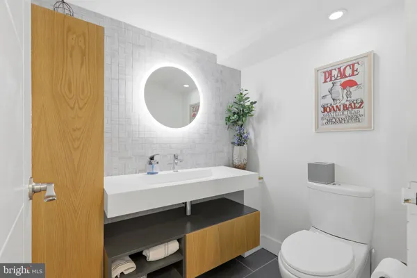 $429,900 | 200 Lombard Street, Unit 717, Philadelphia, PA 19147