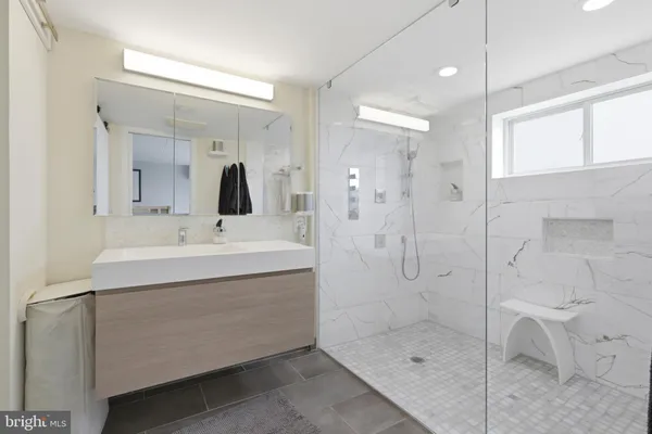 $429,900 | 200 Lombard Street, Unit 717, Philadelphia, PA 19147