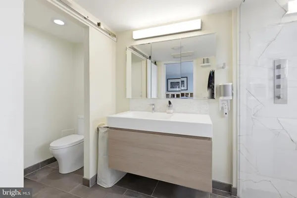$429,900 | 200 Lombard Street, Unit 717, Philadelphia, PA 19147