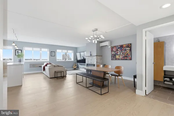 $429,900 | 200 Lombard Street, Unit 717, Philadelphia, PA 19147