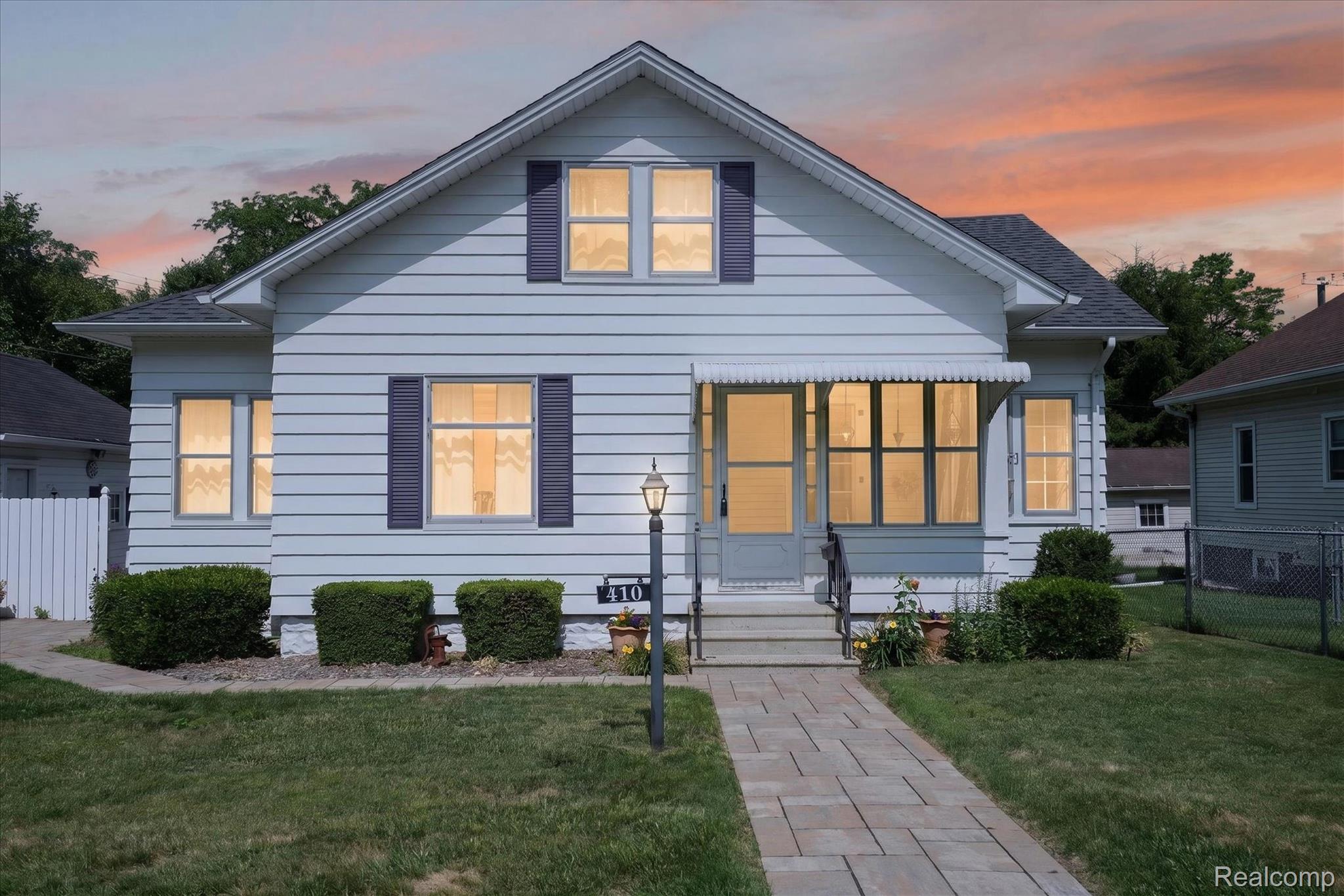 410 South Center Street Howell, MI 48843 - Photo 1 of 47 01-410-S-Center-St-Howell-MI-48843-WindowStill.jpg