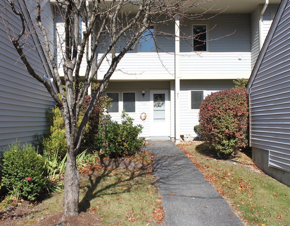 704 Beacon Park Road, Unit 704 Webster, MA 01570 - Photo 2 of 34 Gallery Image 2
