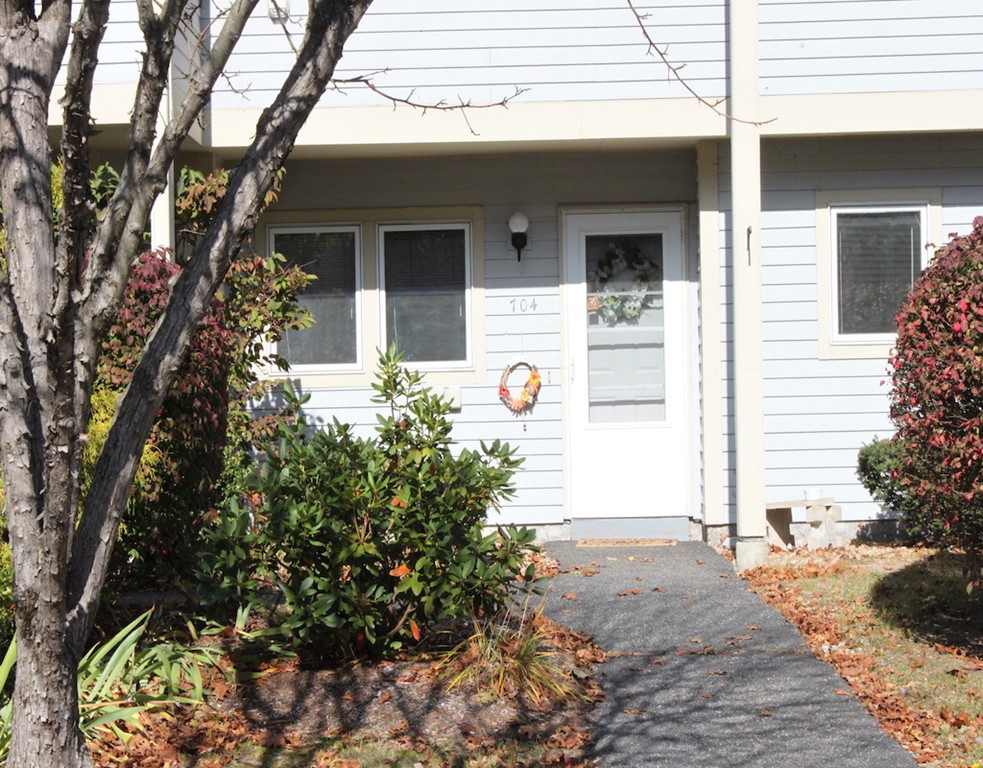 704 Beacon Park Road, Unit 704 Webster, MA 01570 - Photo 3 of 34 Gallery Image 3