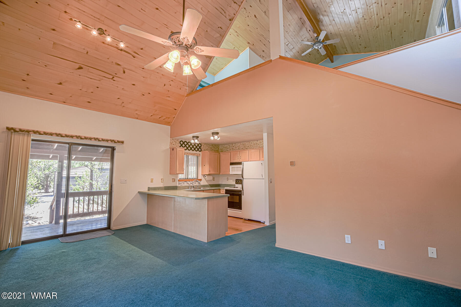2084 Round-Up Road Overgaard, AZ 85933 - Photo 16 of 33