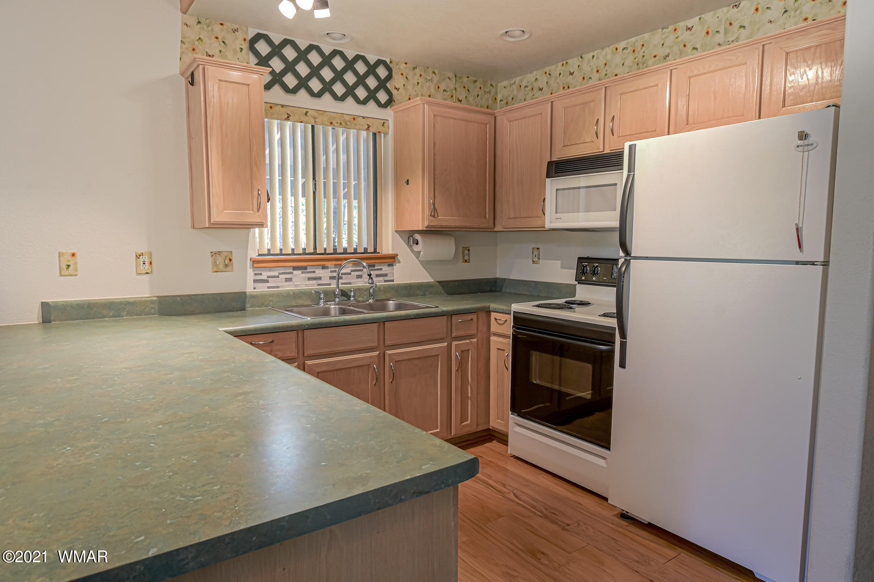 2084 Round-Up Road Overgaard, AZ 85933 - Photo 17 of 33
