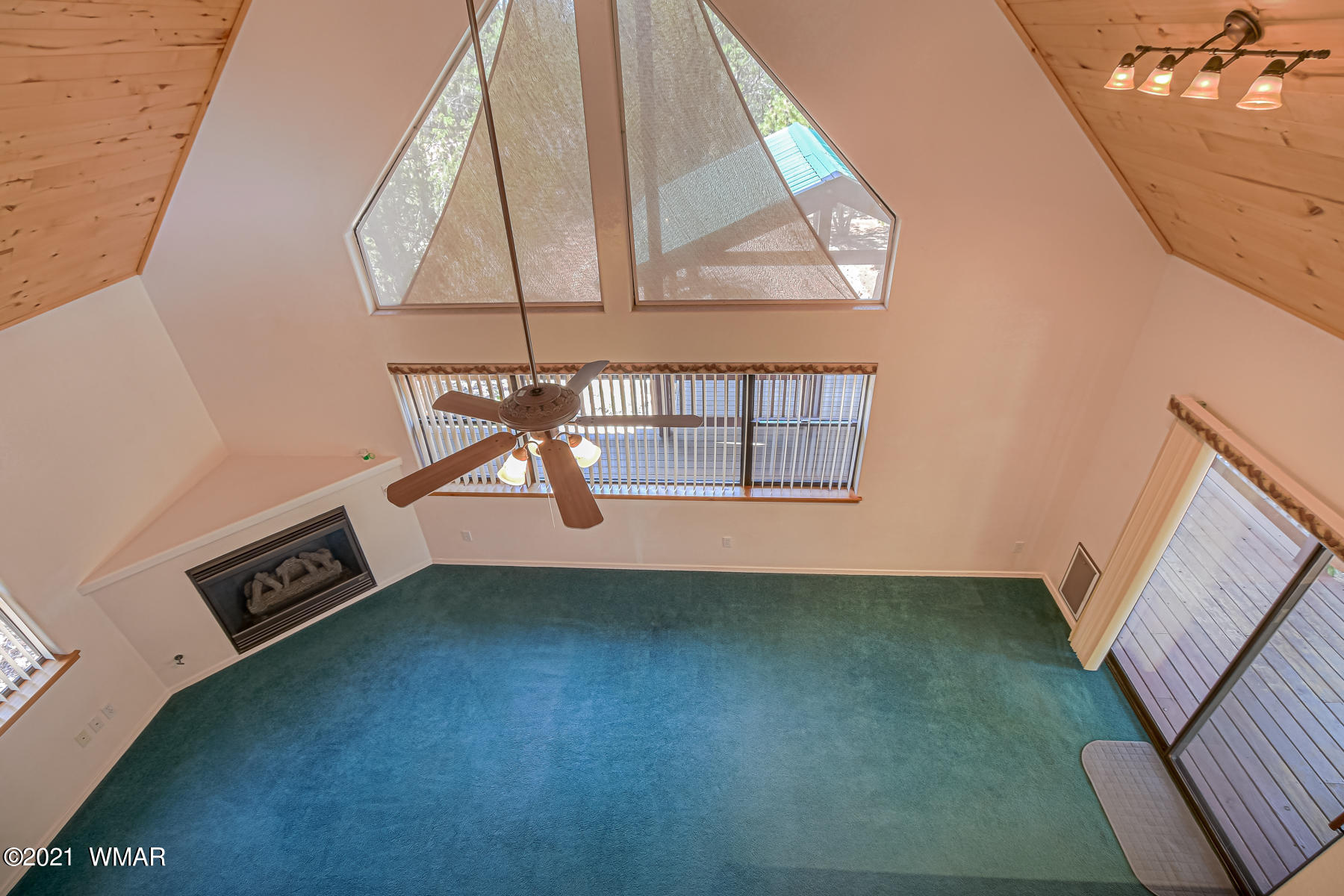 2084 Round-Up Road Overgaard, AZ 85933 - Photo 25 of 33