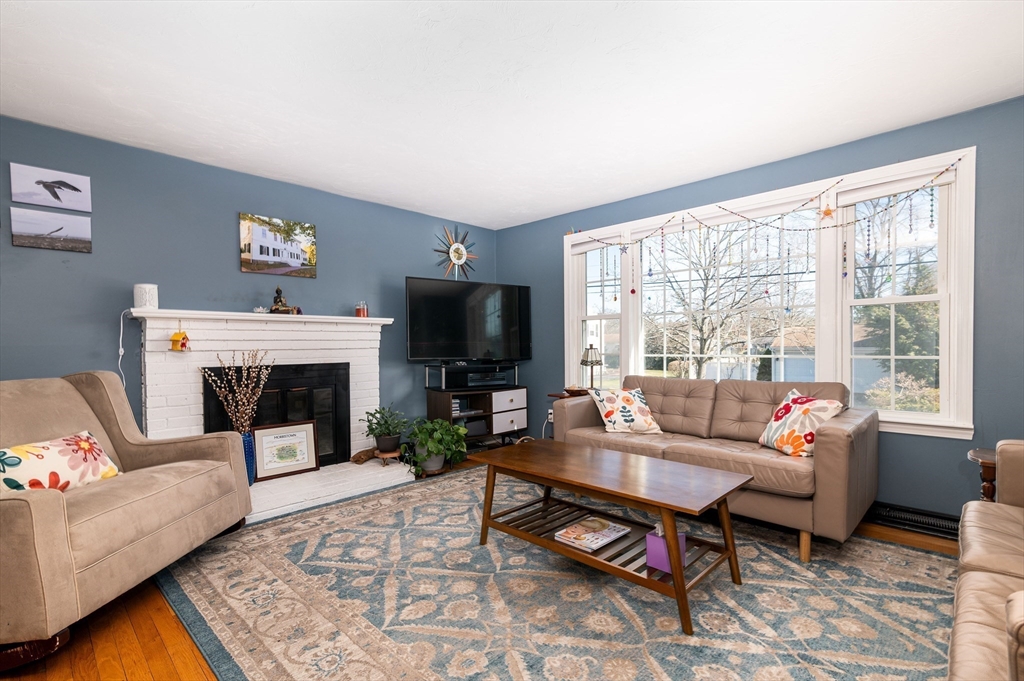 264 Turner Road Rockland, MA 02370 - Photo 2 of 42 Gallery Image 2