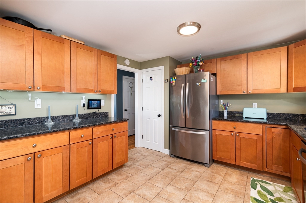 264 Turner Road Rockland, MA 02370 - Photo 6 of 42 Gallery Image 6