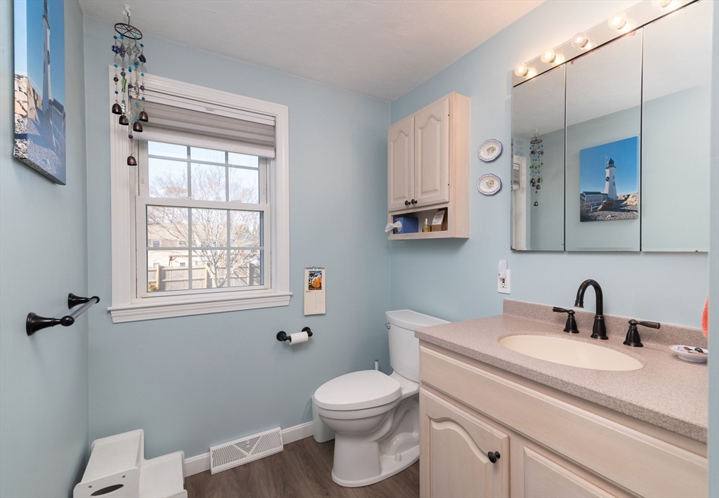 264 Turner Road Rockland, MA 02370 - Photo 9 of 42 Gallery Image 9