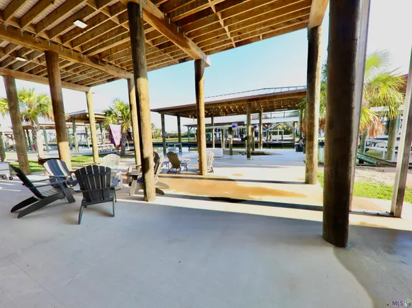 $1,295,000 | 4008 Carly Lane, Grand Isle, LA 70358