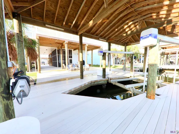 $1,295,000 | 4008 Carly Lane, Grand Isle, LA 70358
