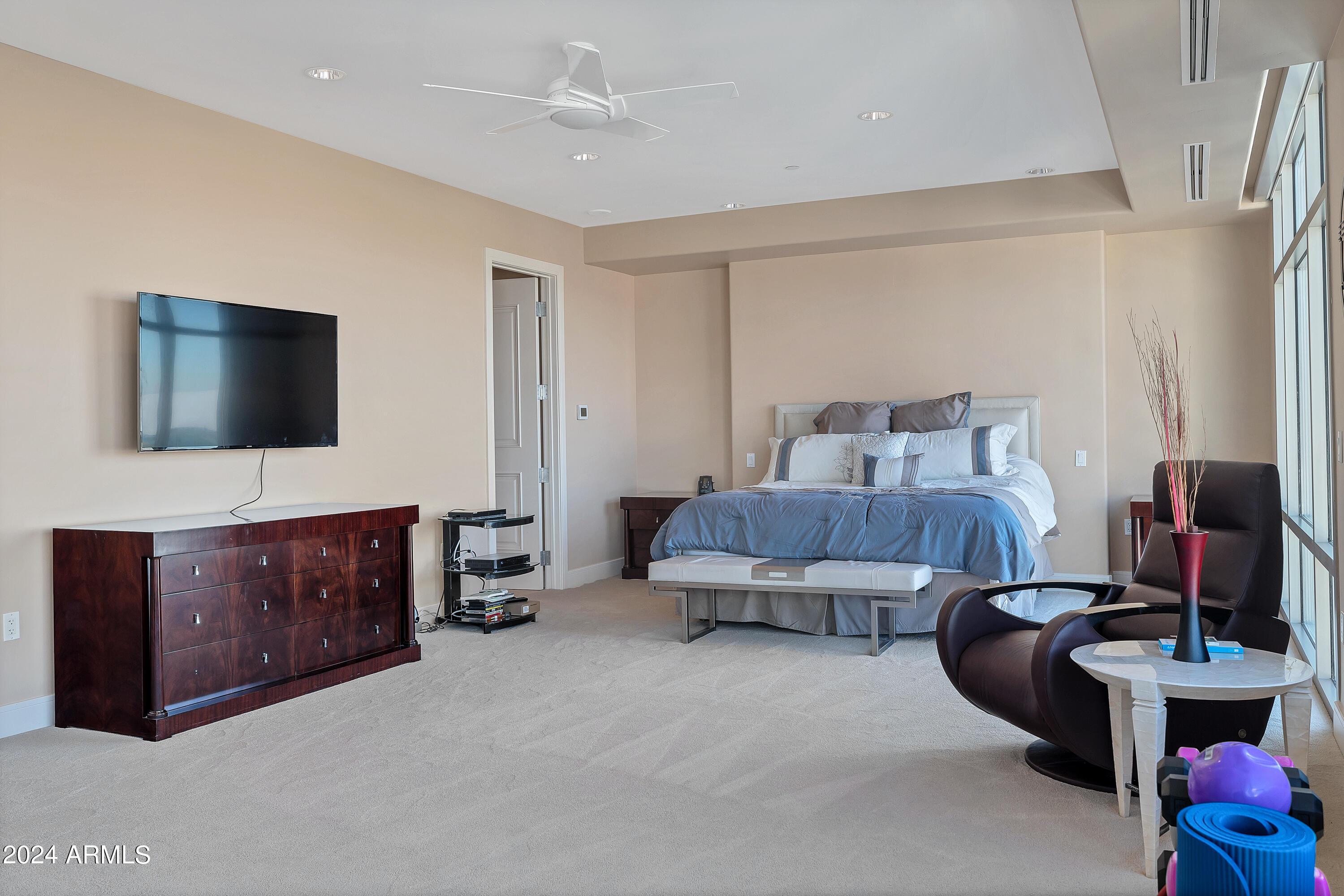 2211 East Camelback Road, Unit 702 Phoenix, AZ 85016 - Photo 13 of 44 Primary Bedroom