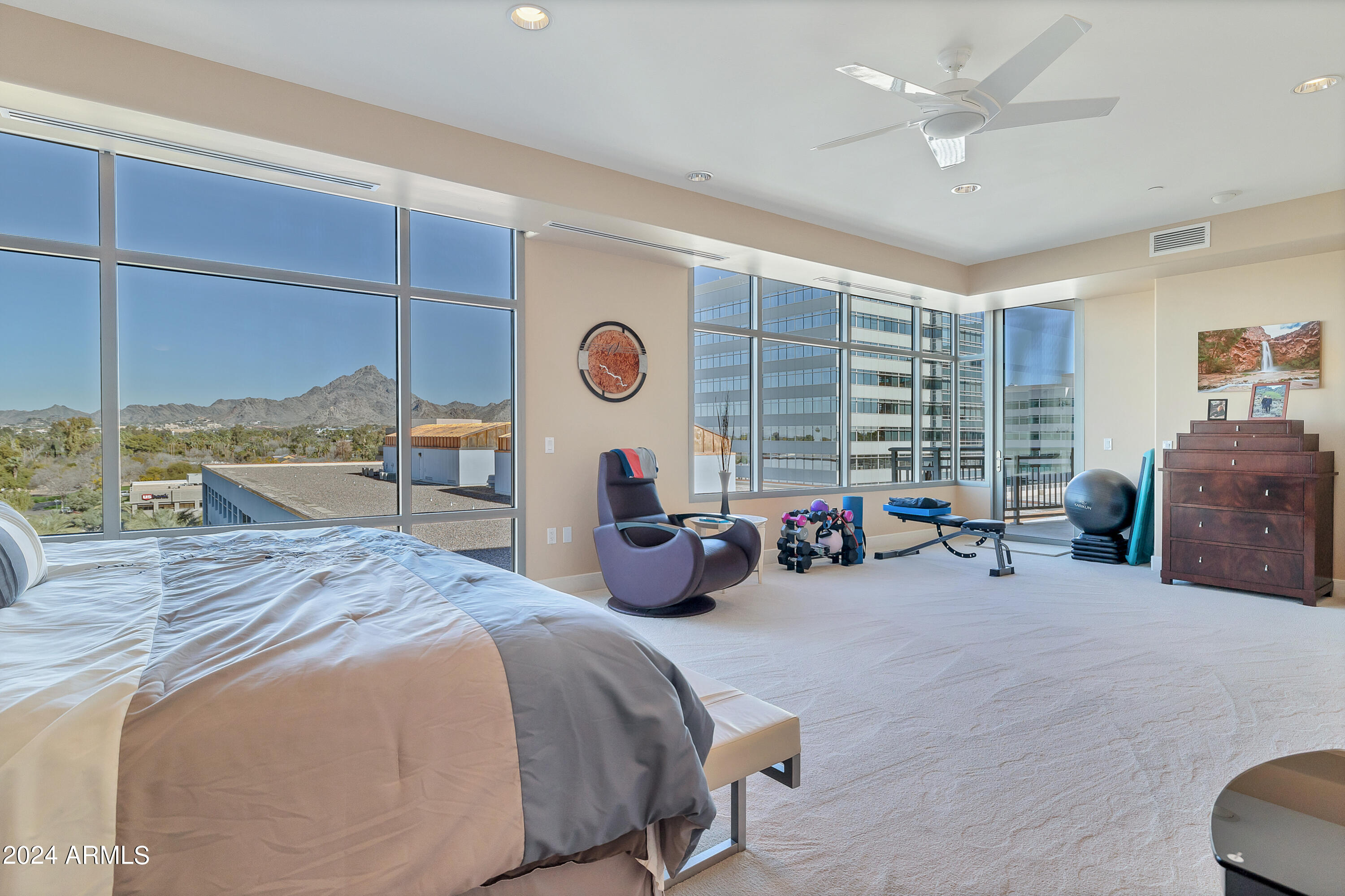 2211 East Camelback Road, Unit 702 Phoenix, AZ 85016 - Photo 14 of 44 Primary Bedroom