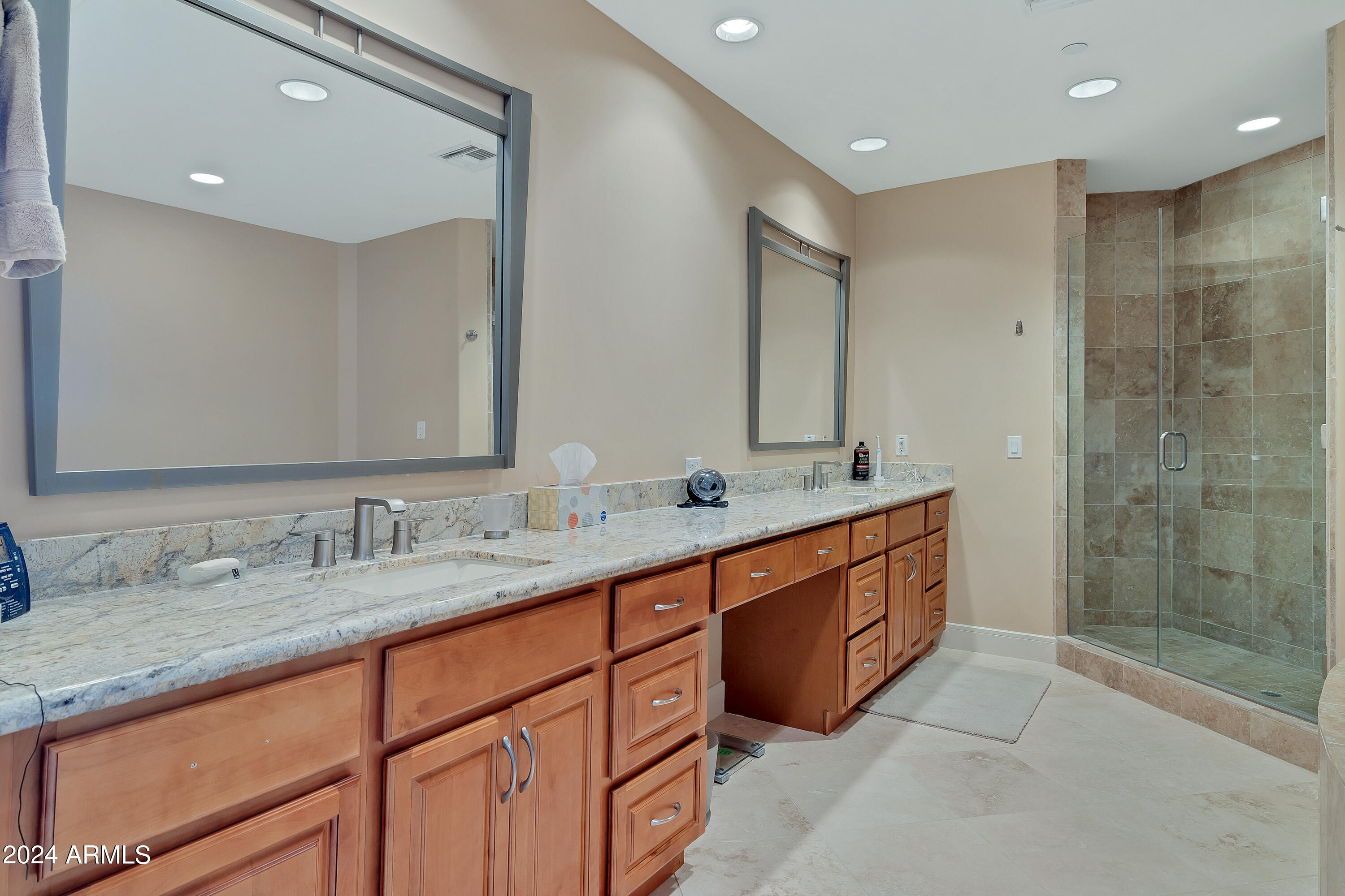 2211 East Camelback Road, Unit 702 Phoenix, AZ 85016 - Photo 33 of 44 Primary Bathroom
