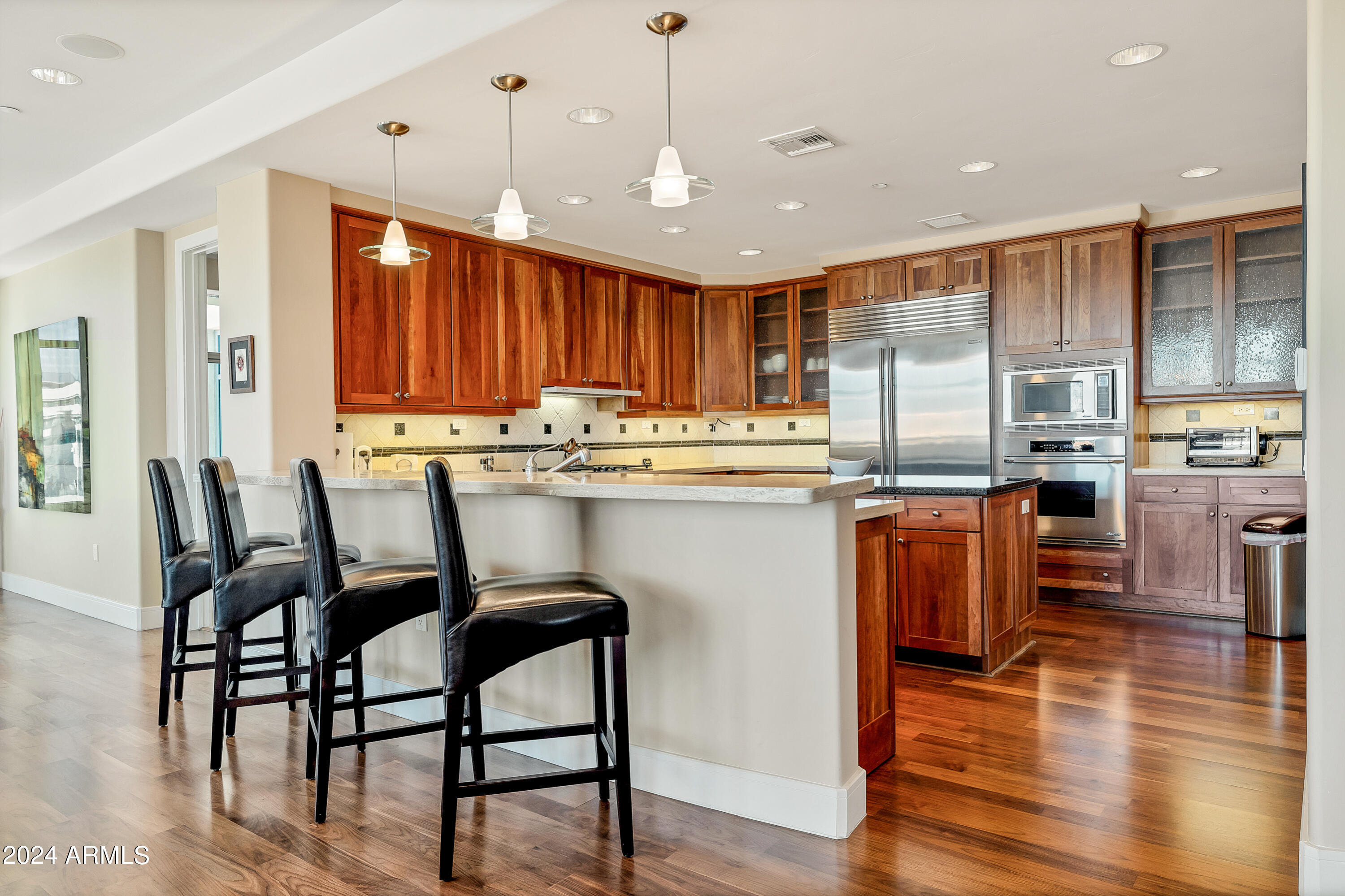 2211 East Camelback Road, Unit 702 Phoenix, AZ 85016 - Photo 5 of 44 Kitchen