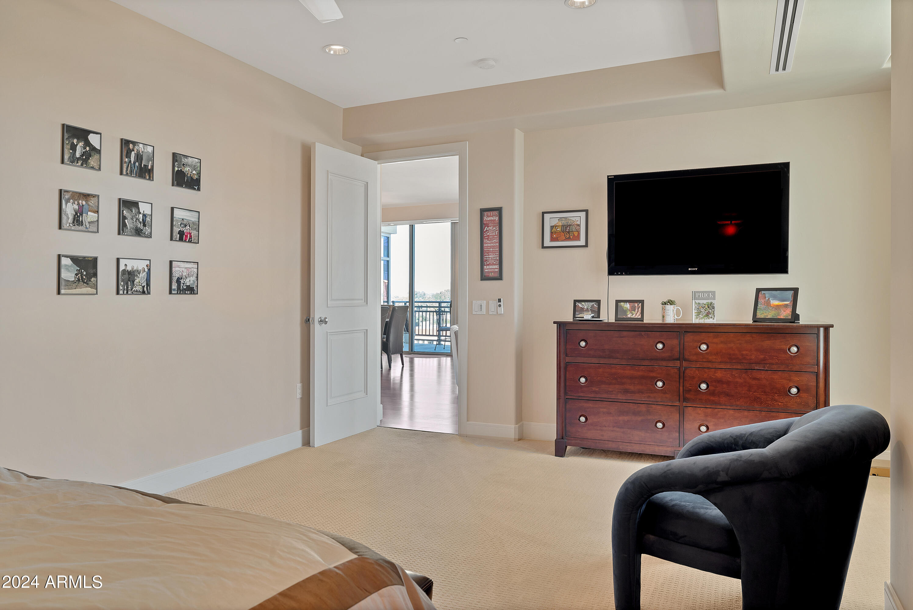 2211 East Camelback Road, Unit 702 Phoenix, AZ 85016 - Photo 10 of 44 Guest Room
