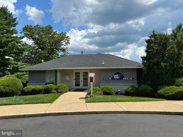 $2,600 | 32 Wyckwood Court, Newtown, PA 18940
