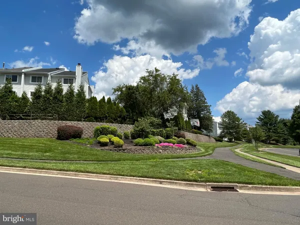 $2,600 | 32 Wyckwood Court, Newtown, PA 18940