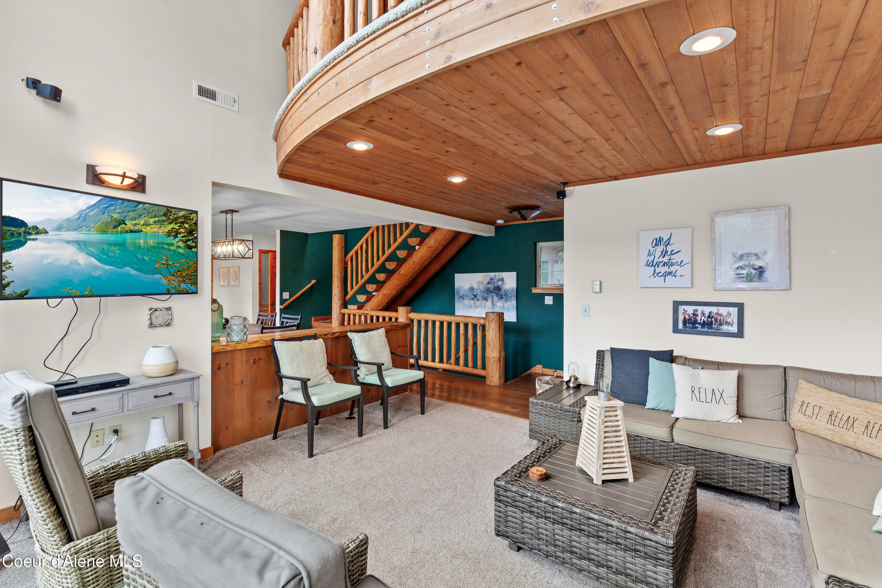 8247 West Shorecrest Road Coeur D'Alene, ID 83814 - Photo 4 of 54 LIVING ROOM