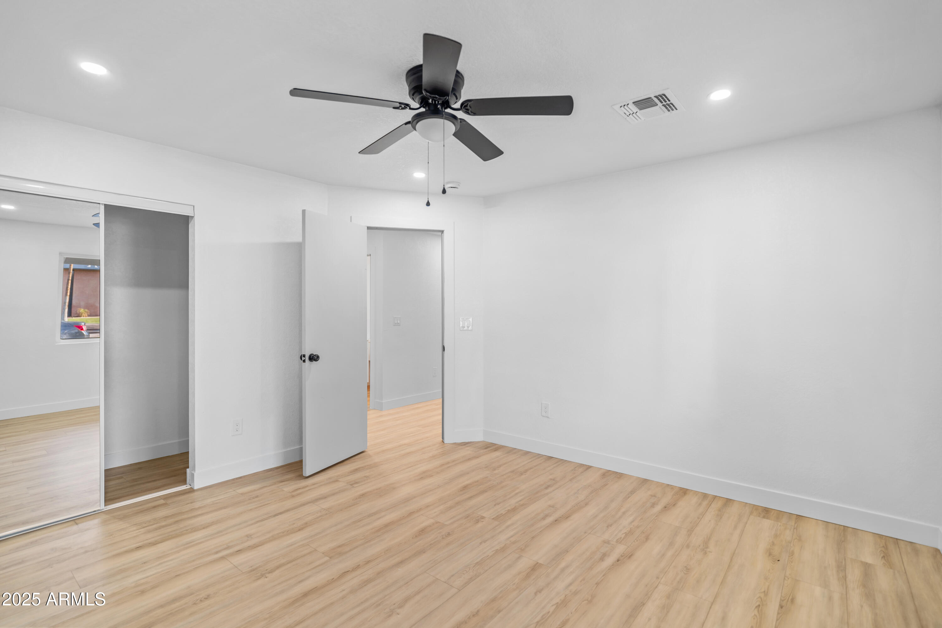 3223 West Camelback Road Phoenix, AZ 85017 - Photo 11 of 21 DSC01800