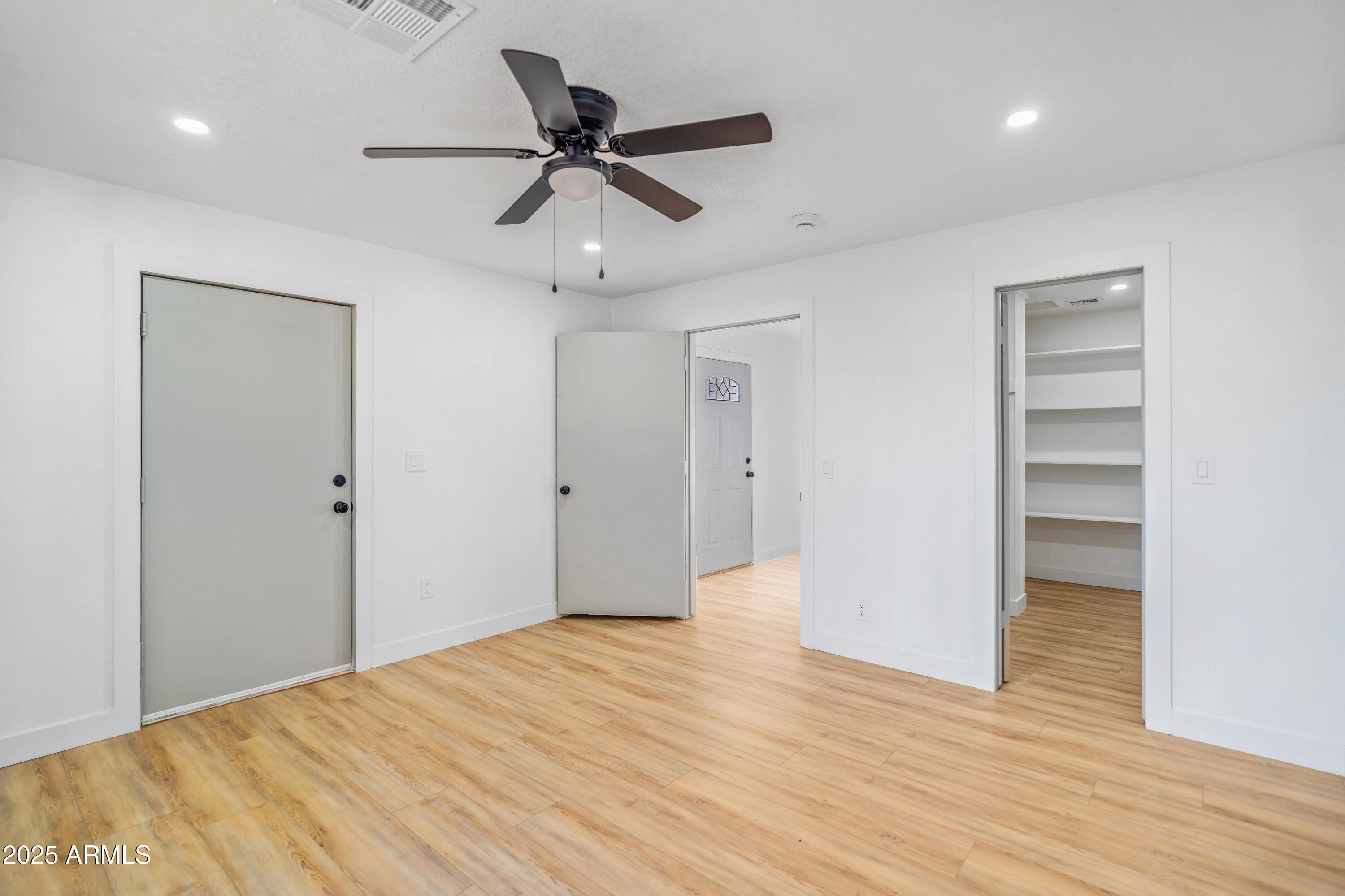 3223 West Camelback Road Phoenix, AZ 85017 - Photo 12 of 21 DSC01830