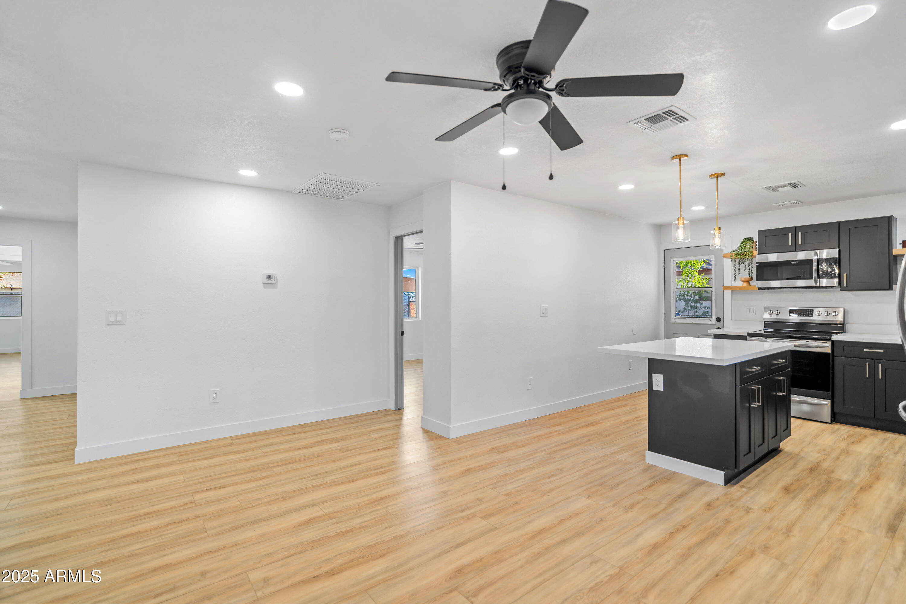 3223 West Camelback Road Phoenix, AZ 85017 - Photo 9 of 21 DSC01755