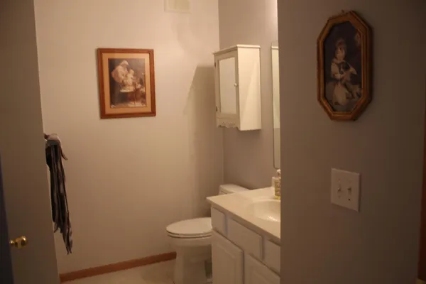 $267,000 | 6889 Folkestone Road, Unit 711, Apple Valley, MN 55124