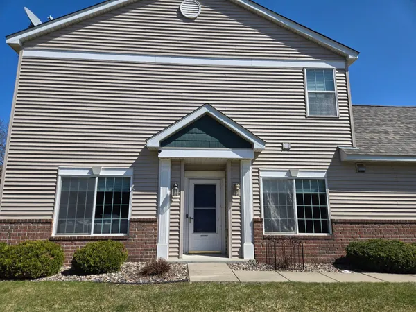 $267,000 | 6889 Folkestone Road, Unit 711, Apple Valley, MN 55124