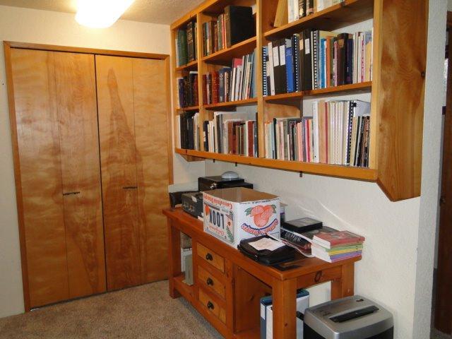 2000 Limpy Creek Road Grants Pass, OR 97527 - Photo 28 of 35 a view of an entryway with furniture