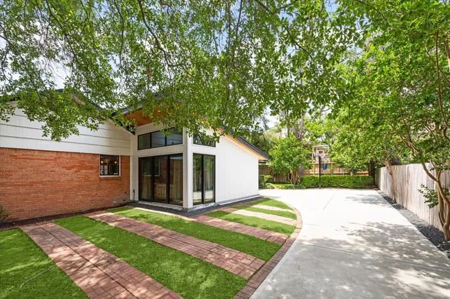 $4,950 | 1902 Chimney Rock Road, Houston, TX 77057