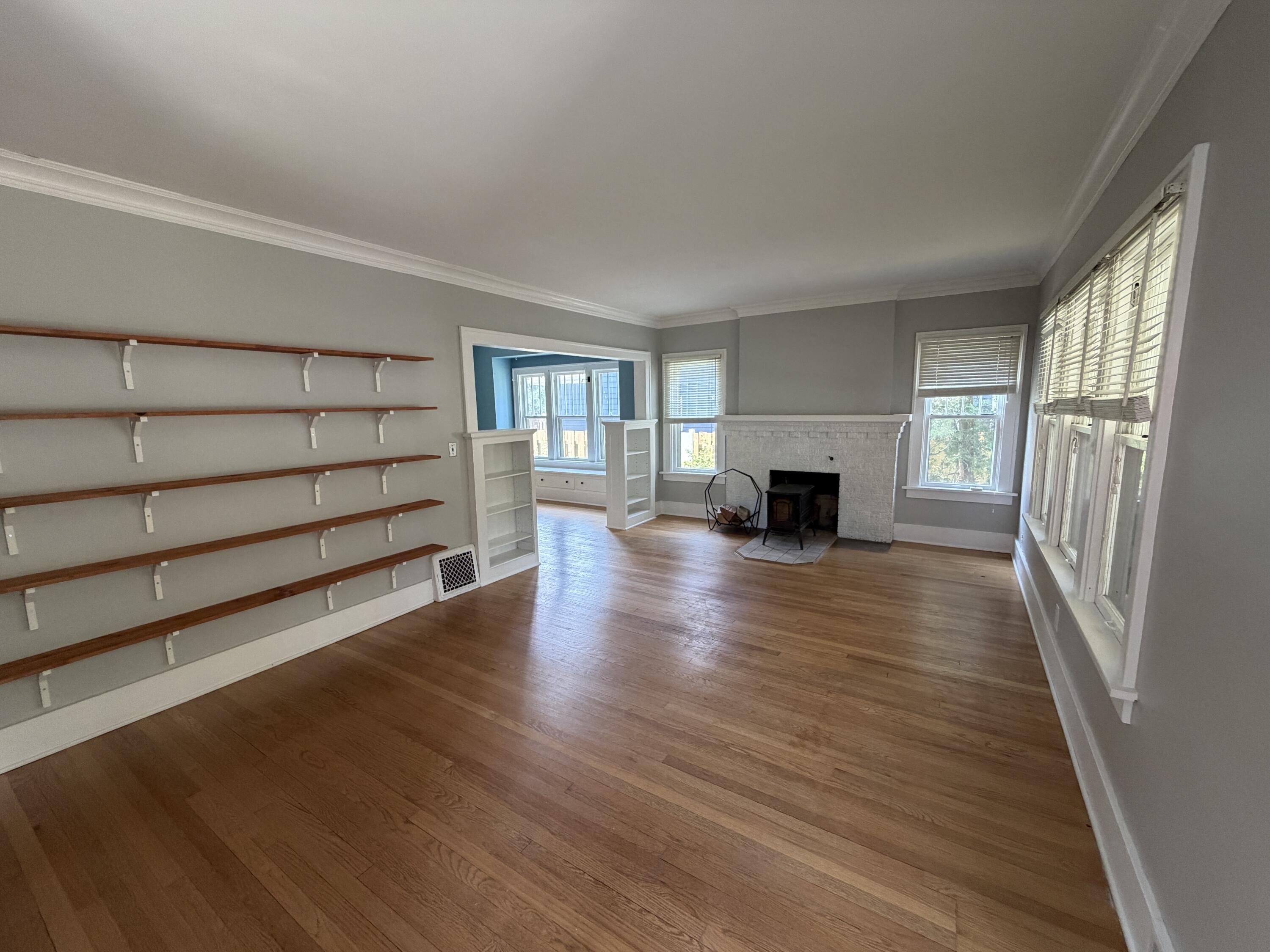 321 Inkster Avenue Kalamazoo, MI 49001 - Photo 15 of 48 Living Room
