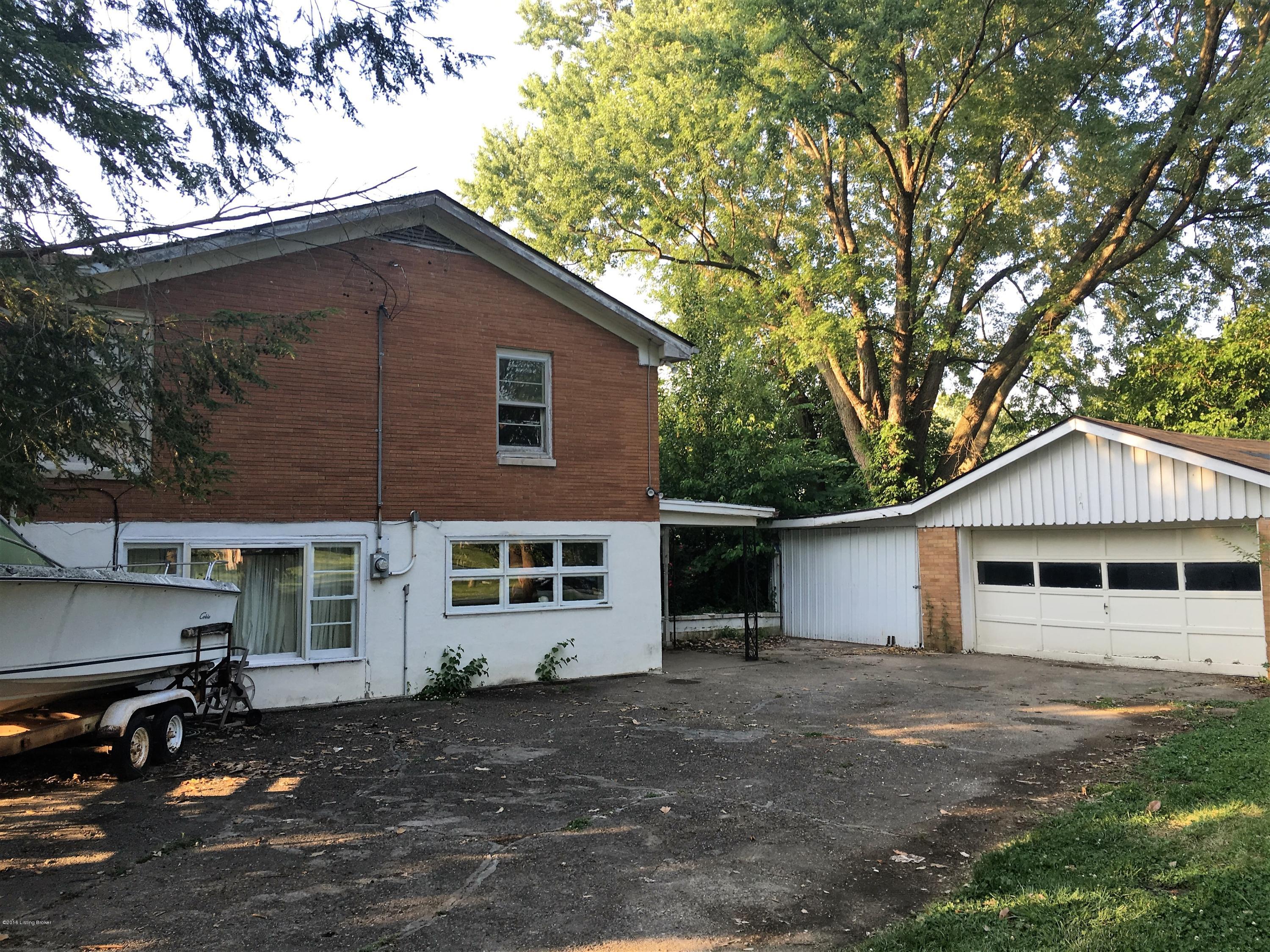 8813 Terry Road Louisville, KY 40258 - Photo 1 of 14 Side View of large Bi-Level