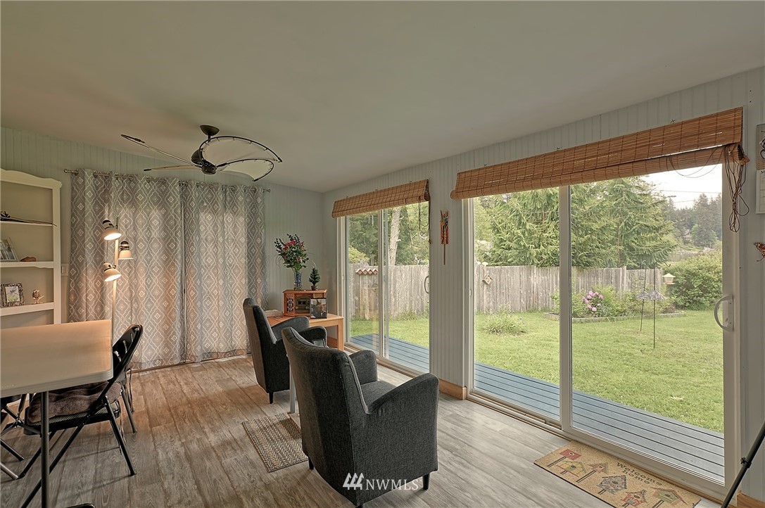 18812 Lerch Road Snohomish, WA 98290 - Photo 18 of 35 a living room with furniture and a large window
