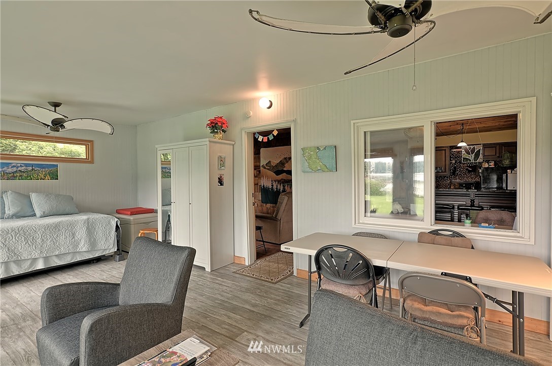 18812 Lerch Road Snohomish, WA 98290 - Photo 27 of 35 a living room with furniture and window