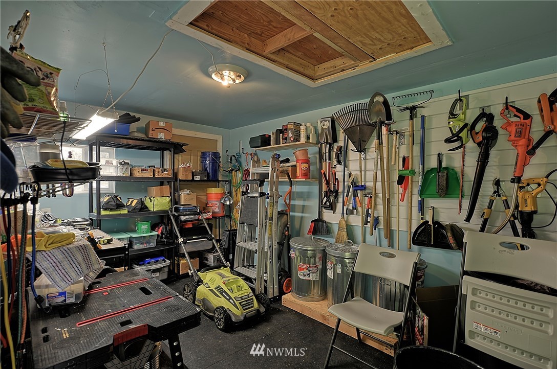 18812 Lerch Road Snohomish, WA 98290 - Photo 32 of 35 a view of a room with gym equipment