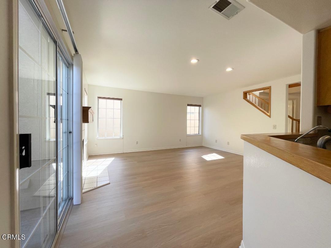 2186 Eastridge Loop Oxnard, CA 93036 - Photo 15 of 39 31