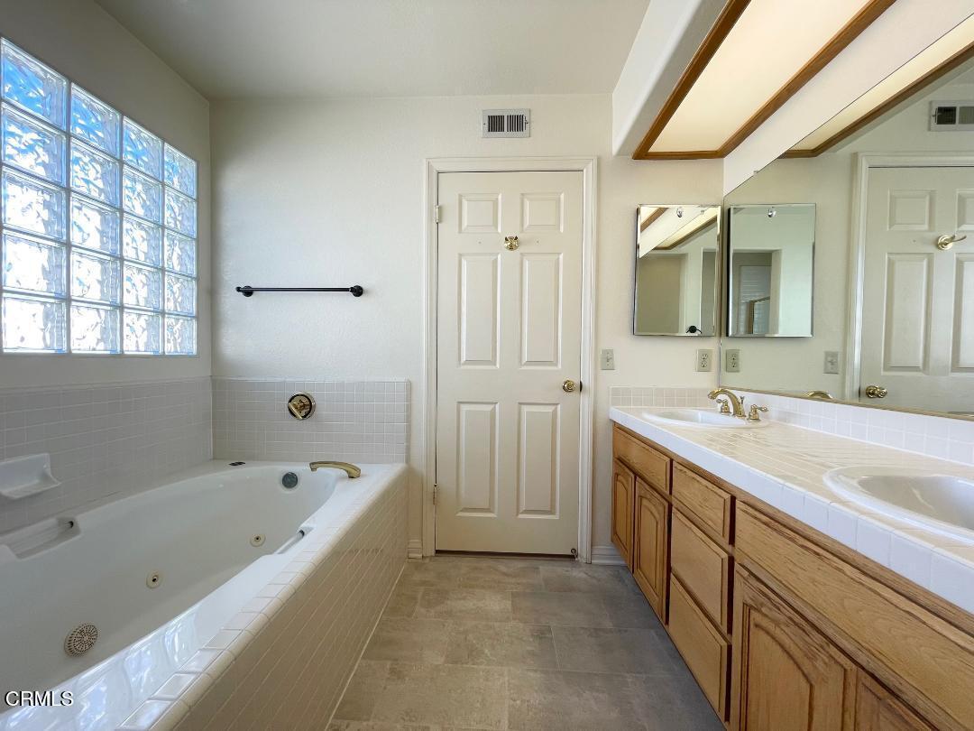 2186 Eastridge Loop Oxnard, CA 93036 - Photo 32 of 39 28