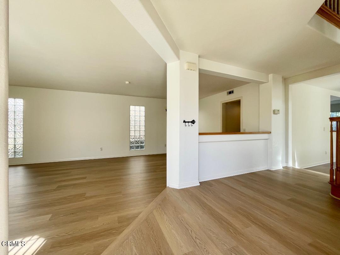 2186 Eastridge Loop Oxnard, CA 93036 - Photo 7 of 39 8