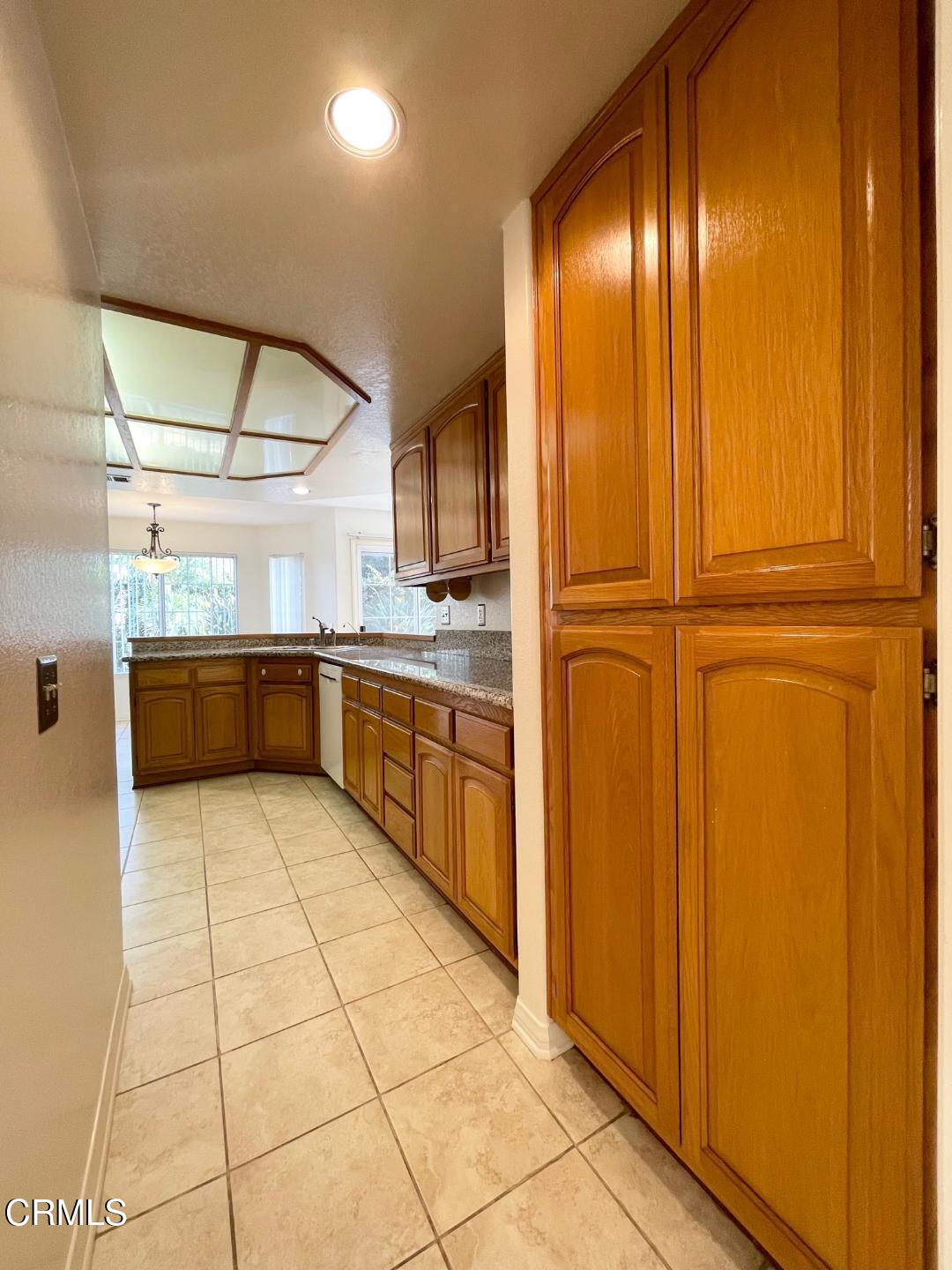 2186 Eastridge Loop Oxnard, CA 93036 - Photo 10 of 39 13