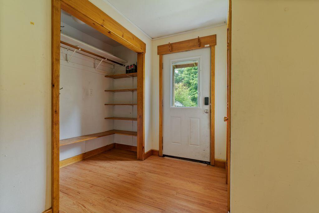 29 Mudget Hill Road Vassalboro, ME 04989 - Photo 6 of 66 Entrance/Mudroom