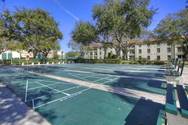 a view of an outdoor space